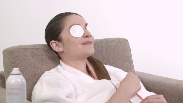 Relaxing compresses for the eyes help restore vision