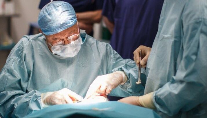 Surgery to remove the vitreous humor of the eye (vitrectomy)